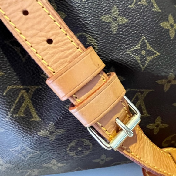 Louis Vuitton Keepall huge duffle bag w / strap - Picture 15 of 16